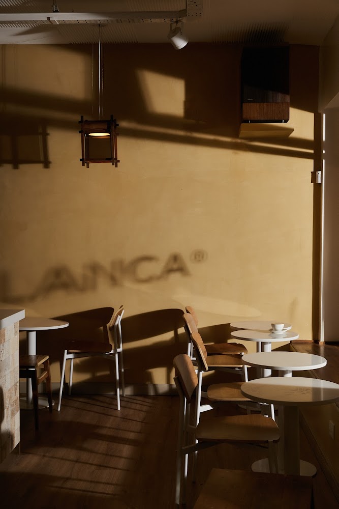 Blanca Deco Café
